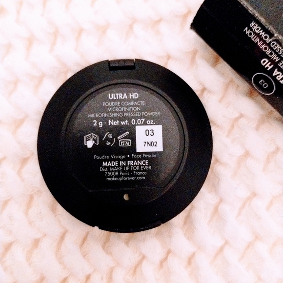 New- MAKE UP FOR EVER Compact - Picture 3 of 3